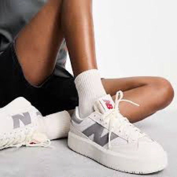 New Balance Shoes - New Balance | Women’s Cream/Grey CT 302 Lace Up Sneakers Women’s size 7.5 Mens 6